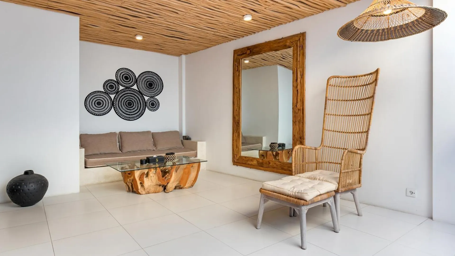 Spacious 1Br Villas In Seminyak Indonesia