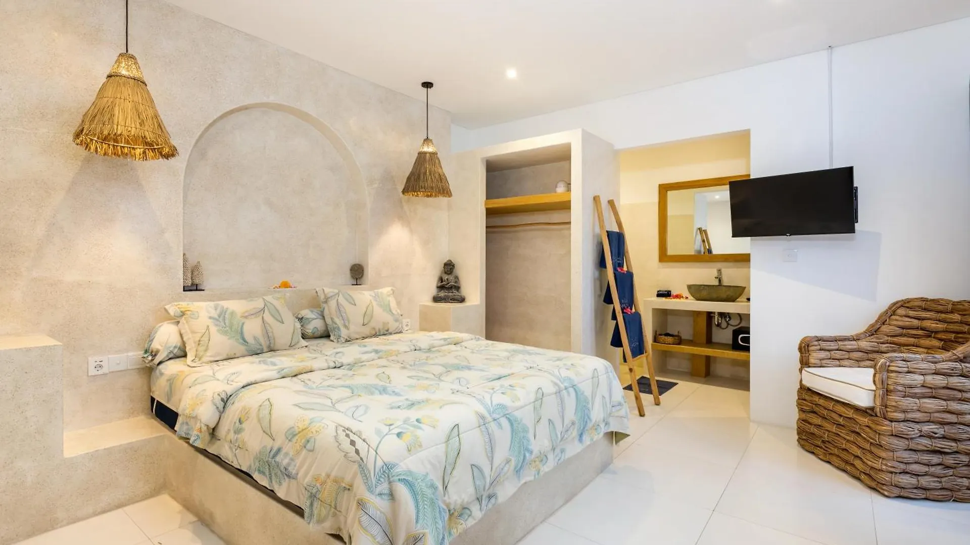Spacious 1Br Villas In Seminyak Indonesia
